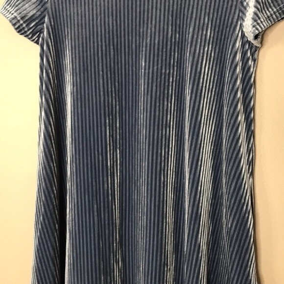 She + Sky blue Silver Gray Cut Velvet Shift Dress X Keyhole Back size small - Picture 4 of 11